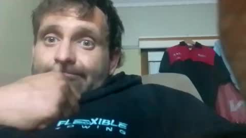 Snapshot of thomassr chatting on November 5, 6:52 pm Thonas online show from November 5, 6:52 pm