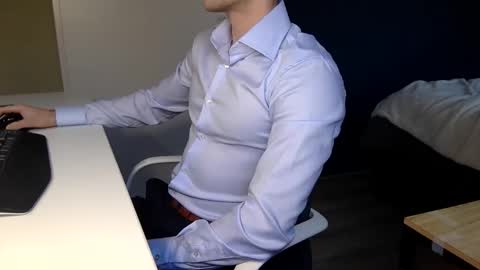 Snapshot of thomast21kl90 chatting on November 9, 12:14 pm Thomas online show from November 9, 12:14 pm