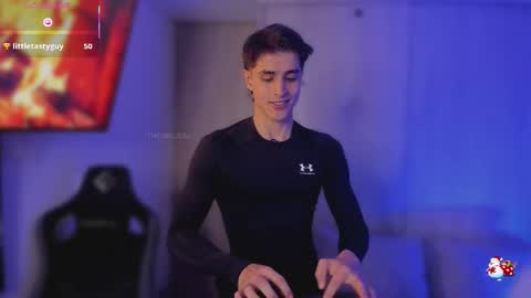 Thom Klein online show from December 2, 7:09 pm