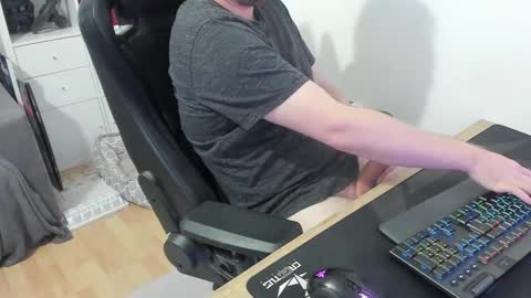 Snapshot of thommy2008 chatting on November 3, 11:44 am thommy2008 online show from November 3, 11:44 am