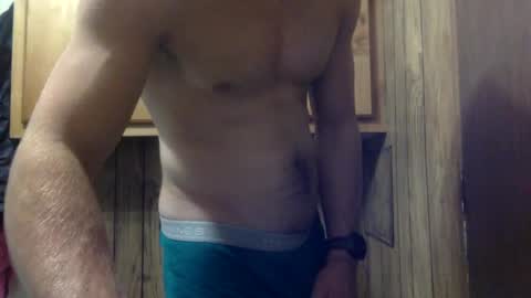 Snapshot of thompson475 chatting on January 22, 5:06 pm Toned Guy 4 Thrills online show from January 22, 5:06 pm