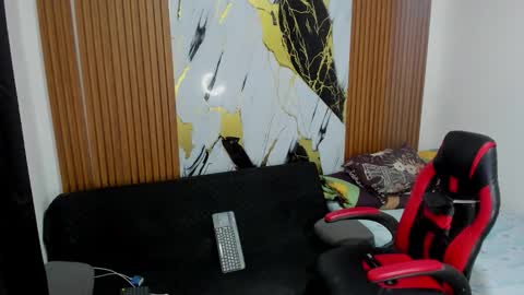 thomson_hot01 online show from January 8, 5:21 am