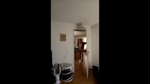 Snapshot of thomster1972good chatting on April 16, 9:26 pm Tom online show from April 16, 9:26 pm