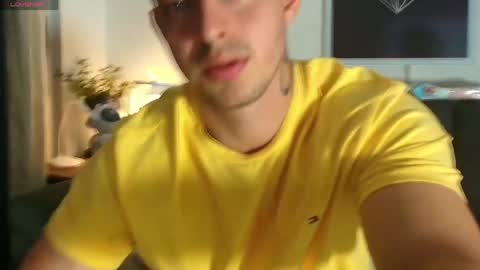 Snapshot of thomylov chatting on June 3, 2:36 am thomylov online show from June 3, 2:36 am