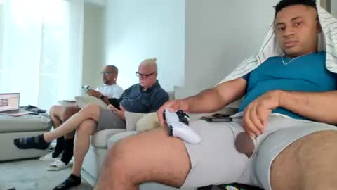 Snapshot of thonybrian chatting on July 21, 4:31 pm thonybrian online show from July 21, 4:31 pm