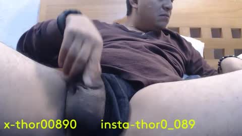 Snapshot of thor0200 chatting on December 4, 5:16 am thor0200 online show from December 4, 5:16 am