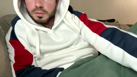 Snapshot of thor25_ chatting on February 1, 3:27 am The Play Den online show from February 1, 3:27 am