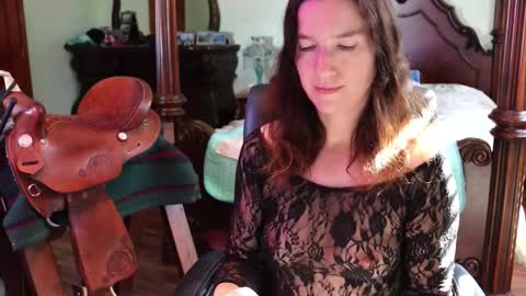 ThornburyRose online show from March 1, 8:11 pm