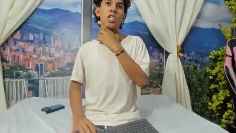 threesinss online show from January 16, 4:38 am