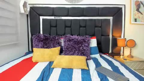 thriana online show from April 18, 2:37 am