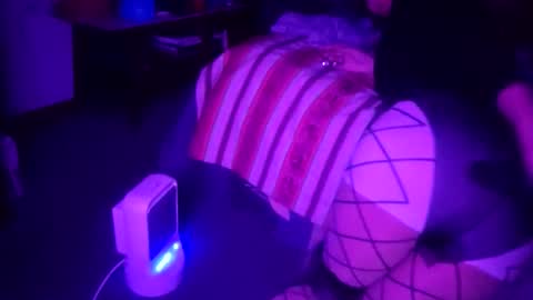 Throatkittysub online show from April 18, 7:56 am