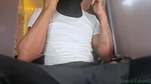 Snapshot of throattaker4l_ chatting on February 12, 9:26 am ThroatTaker4l online show from February 12, 9:26 am