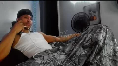 ThroatTaker4l  online show from April 16, 9:39 pm