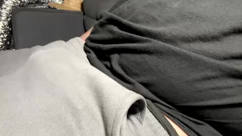 Snapshot of throattheballs chatting on December 24, 6:33 am throattheballs online show from December 24, 6:33 am