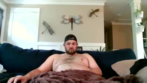 Snapshot of throwaway00000007 chatting on May 6, 5:18 pm Make me explode please... online show from May 6, 5:18 pm