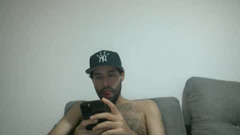 Snapshot of throwawayyourgun chatting on January 23, 6:14 pm Luka online show from January 23, 6:14 pm