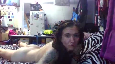Snapshot of thsdikhitanglz chatting on June 22, 7:44 pm thsdikhitanglz online show from June 22, 7:44 pm