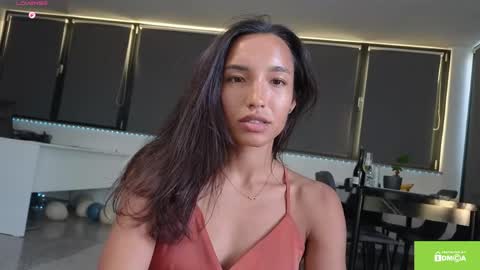 Snapshot of tia_j chatting on May 9, 5:07 pm tia_j online show from May 9, 5:07 pm