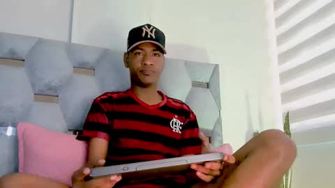Snapshot of tiago_xxx_ chatting on October 25, 6:35 pm tiago_xxx_ online show from October 25, 6:35 pm