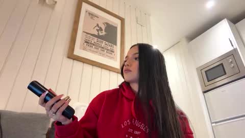 Tiana Le online show from February 9, 7:07 pm