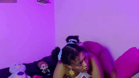Snapshot of tiannarodriguez chatting on May 3, 1:22 am Mel online show from May 3, 1:22 am
