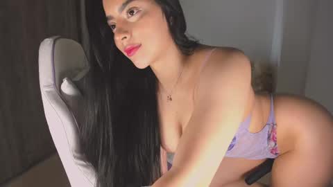 Snapshot of tiaraaa_02 chatting on September 13, 6:02 am Tiaraaa 02 online show from September 13, 6:02 am