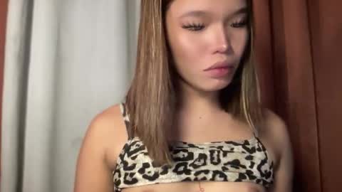 Ms. Tiara online show from March 9, 1:15 pm