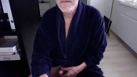 Snapshot of tiburzio chatting on January 23, 8:15 am tiburzio online show from January 23, 8:15 am