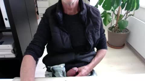 Snapshot of tiburzio chatting on October 13, 12:16 pm tiburzio online show from October 13, 12:16 pm