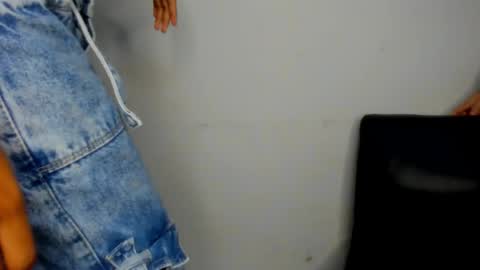 Snapshot of tibustream chatting on November 12, 8:30 pm tibustream online show from November 12, 8:30 pm