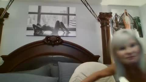 Snapshot of ticklemepink696969 chatting on December 26, 1:51 am ticklemepink696969 online show from December 26, 1:51 am