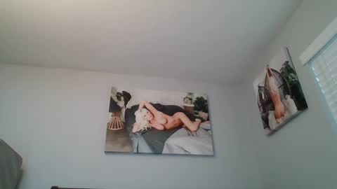 Snapshot of ticklemepink696969 chatting on January 19, 9:45 pm ticklemepink696969 online show from January 19, 9:45 pm