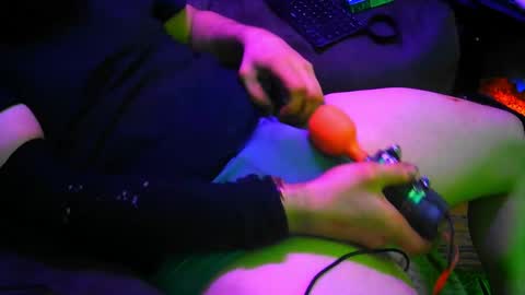 ticklemypickle67 online show from April 2, 6:33 am