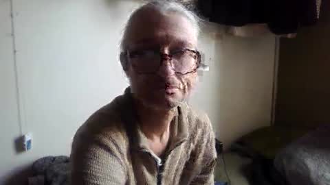 tiddles12345 online show from April 26, 12:36 pm