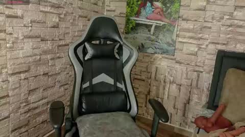 leidy online show from April 16, 11:40 pm