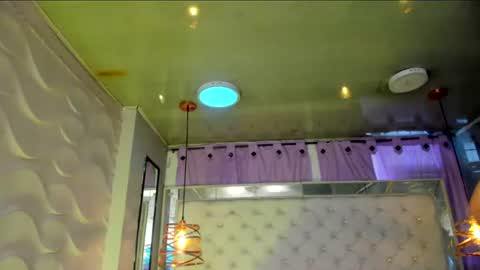 Snapshot of tifanny_val chatting on July 1, 12:51 pm Tifanny y Vale online show from July 1, 12:51 pm
