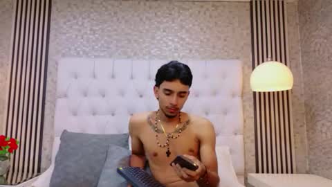 Ethan and Tifanny online show from March 4, 3:12 am