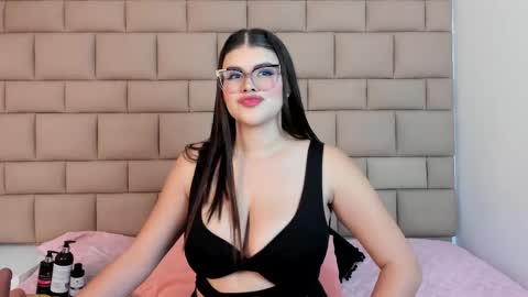 Snapshot of tifannyrosen chatting on May 15, 11:50 am Tifanny online show from May 15, 11:50 am