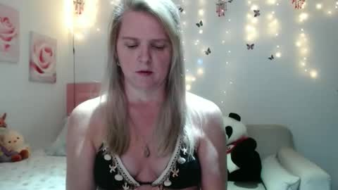 Snapshot of tifanycoopers chatting on March 21, 11:26 am Tifany online show from March 21, 11:26 am