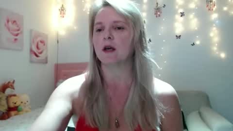 Snapshot of tifanycoopers chatting on March 24, 11:48 am Tifany online show from March 24, 11:48 am