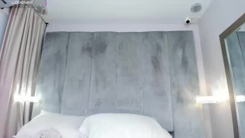 Tifany  online show from February 8, 8:40 am