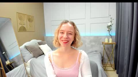 Snapshot of tiffany___may chatting on December 1, 5:34 am Tiffany online show from December 1, 5:34 am