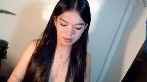 Snapshot of tiffany_amberx chatting on May 4, 9:55 pm tiffany_amberx online show from May 4, 9:55 pm