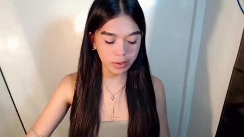 Snapshot of tiffany_amberx chatting on May 9, 6:46 pm tiffany_amberx online show from May 9, 6:46 pm