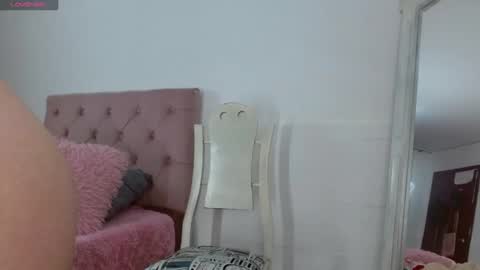 Snapshot of tiffany_beauty18 chatting on February 18, 2:06 pm Tifanny online show from February 18, 2:06 pm