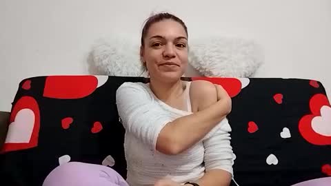 Snapshot of tiffany_chloe chatting on February 10, 9:04 pm Tiffany online show from February 10, 9:04 pm