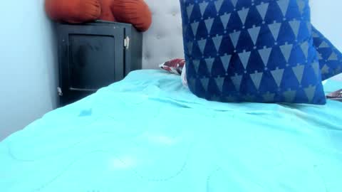 Snapshot of tiffany_hot19_ chatting on February 13, 8:24 pm tiffany  online show from February 13, 8:24 pm