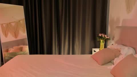 Tiffany online show from April 22, 5:32 am