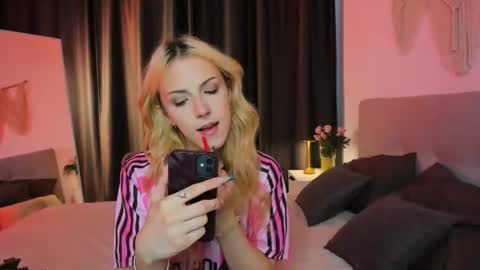 Snapshot of tiffany_king chatting on July 23, 3:32 pm Tiffany online show from July 23, 3:32 pm