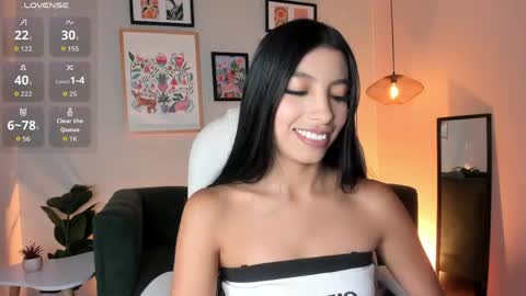 tiffany_low online show from May 29, 4:27 pm